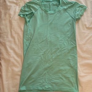 Lululemon swiftly tech shortsleeve